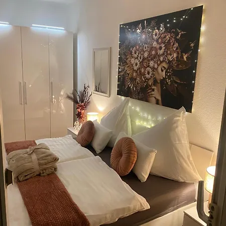 Apartment Angel *